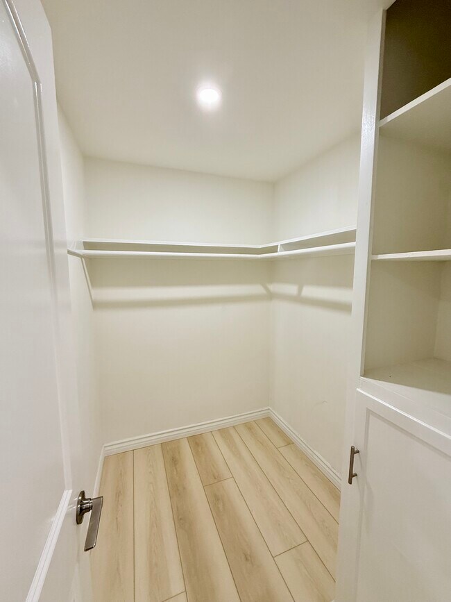 Foto del edificio - 10340-10360 Bellwood Ave