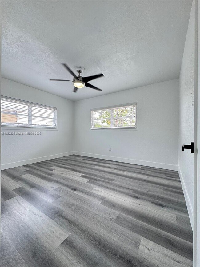 Foto del edificio - 17645 NW 37th Ave