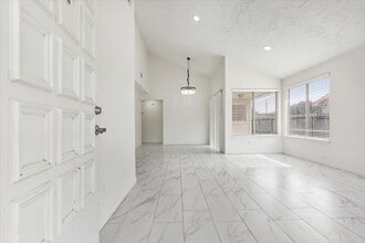 Building Photo - 14818 Gladewick Dr