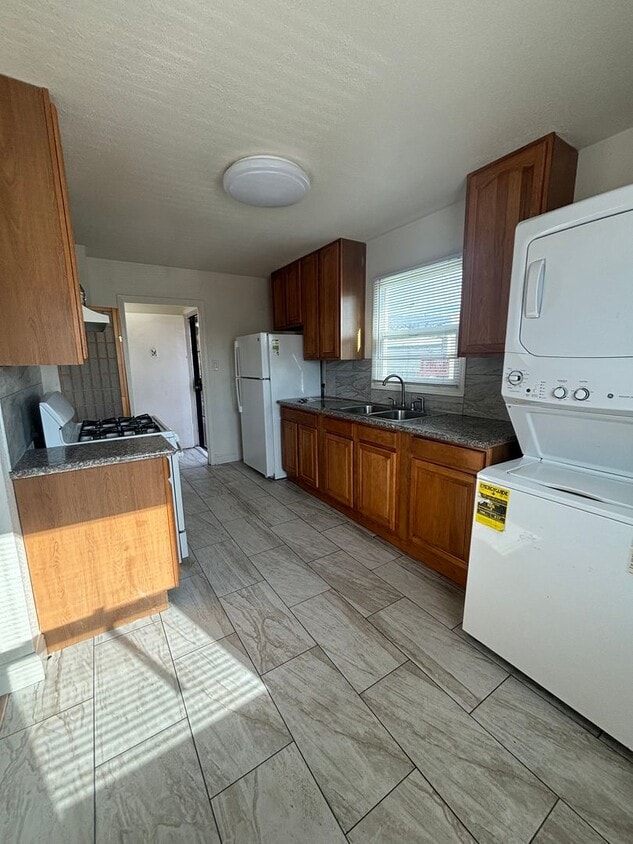 Photo - 6614 Bancroft Ave