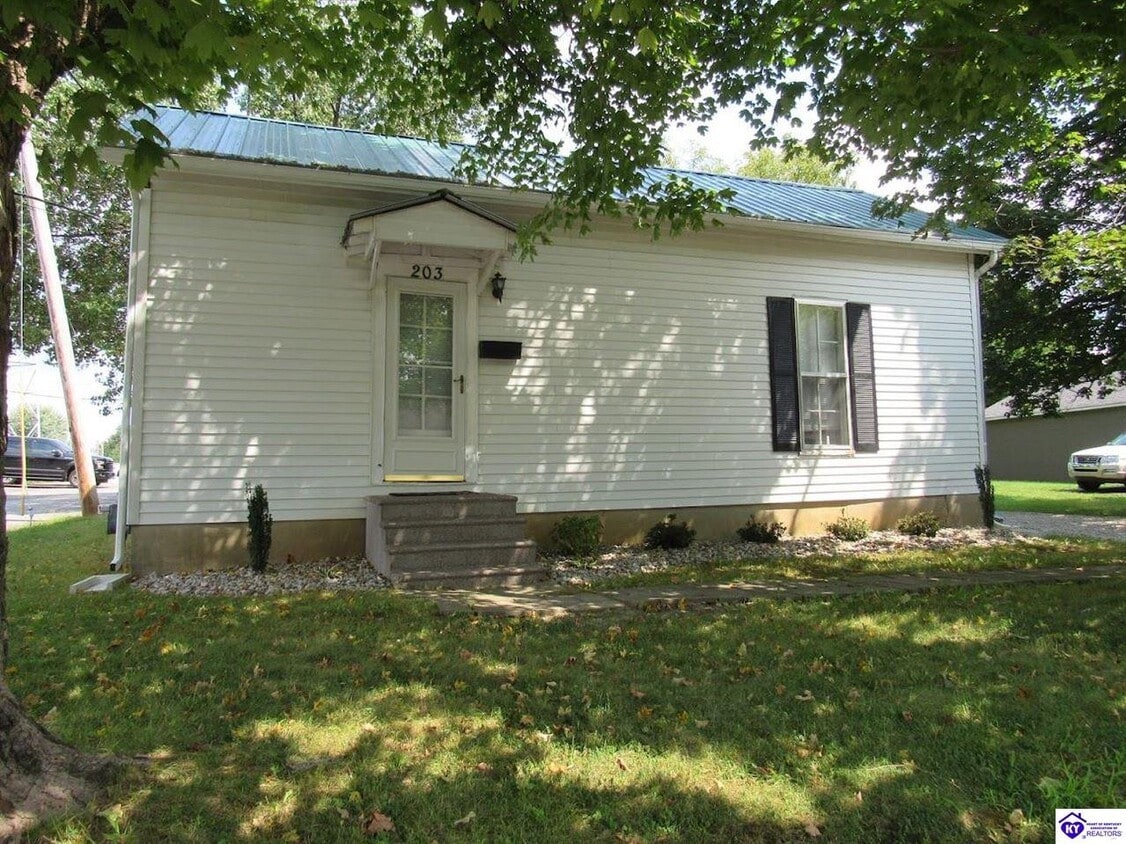 Primary Photo - 203 W Warfield St