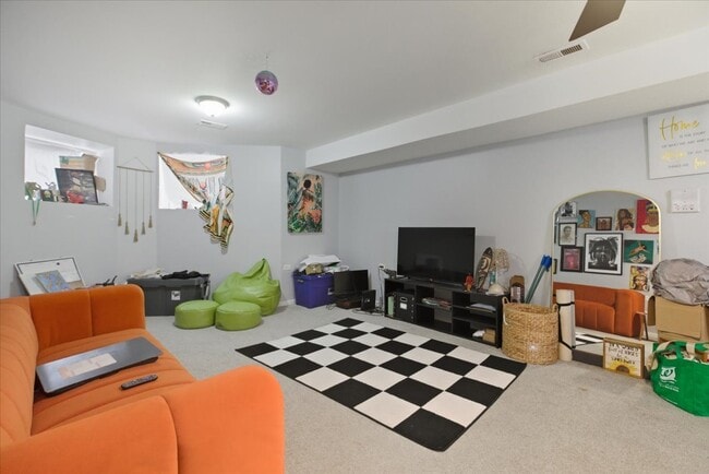 Foto del edificio - 4423 S Prairie Ave