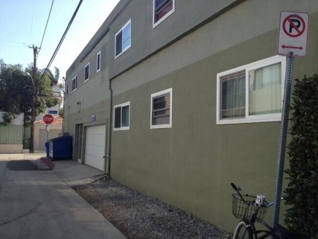 Foto del edificio - 474 Sherman Ave