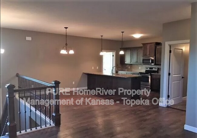 Building Photo - 4423 SE Gemstone Ln
