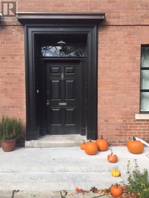 Photo du bâtiment - 70 Crescent Rd