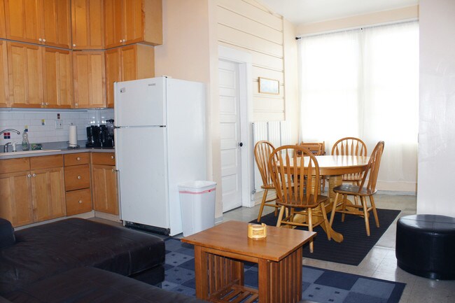 Building Photo - 141 Jasper Pl