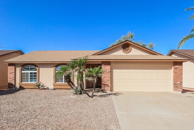 Building Photo - 986 S Wanda Dr