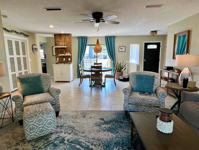 Building Photo - 100 Cypress Pl