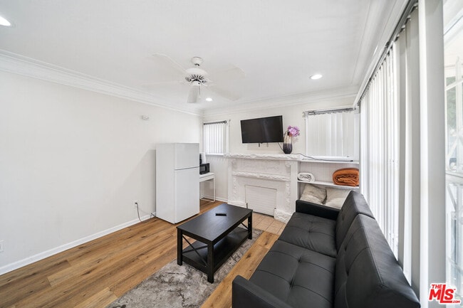 Building Photo - 1165 W 38th St