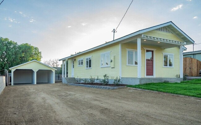 Building Photo - 741 Jazmin Ave