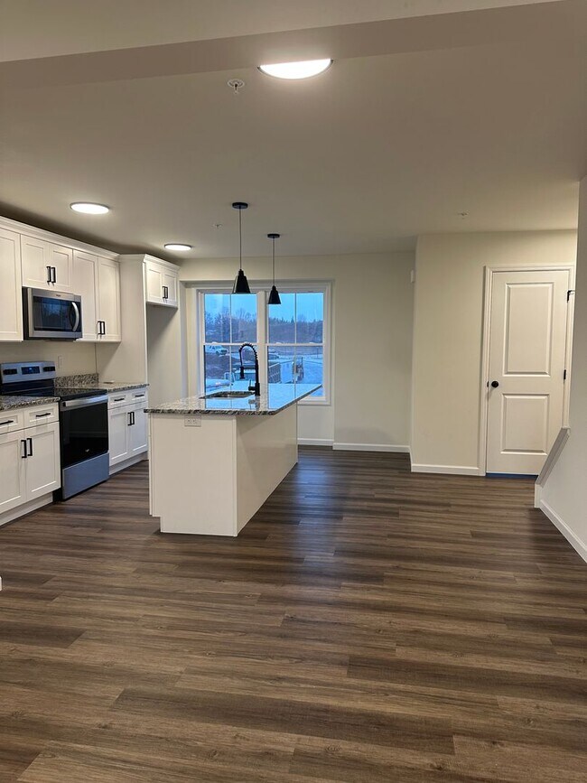 Foto del edificio - Beautiful Townhouse Available in York