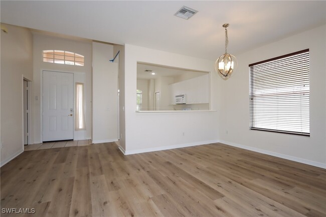 Foto del edificio - 11204 Lakeland Cir