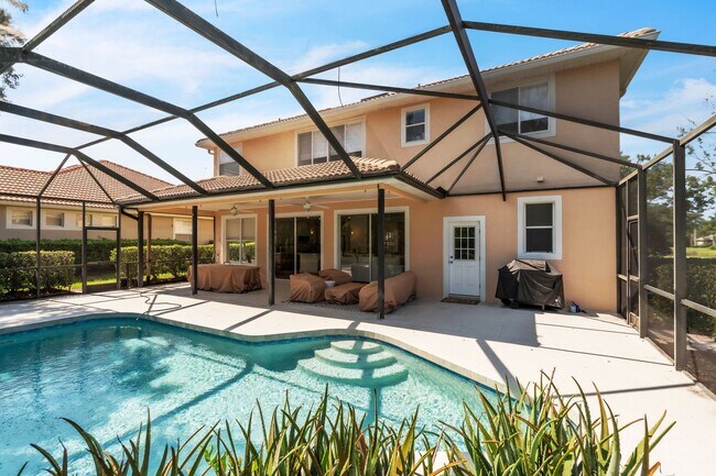 Building Photo - Stunning 5 bed Pool Home - Country Club