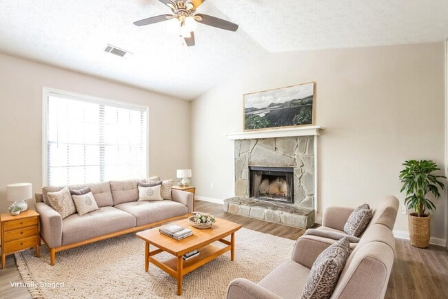 Foto del edificio - 4272 Falcon Crest Dr
