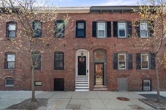 Building Photo - 510 Medford St