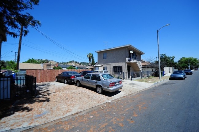 Foto del edificio - Carlota 4-Plex