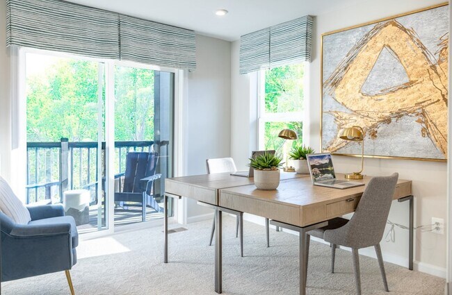 Interior Photo - Paddock Pointe