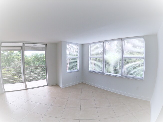 Foto del edificio - 17890 W Dixie Hwy