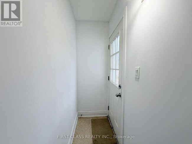 Photo du bâtiment - 2081 Metro Rd N