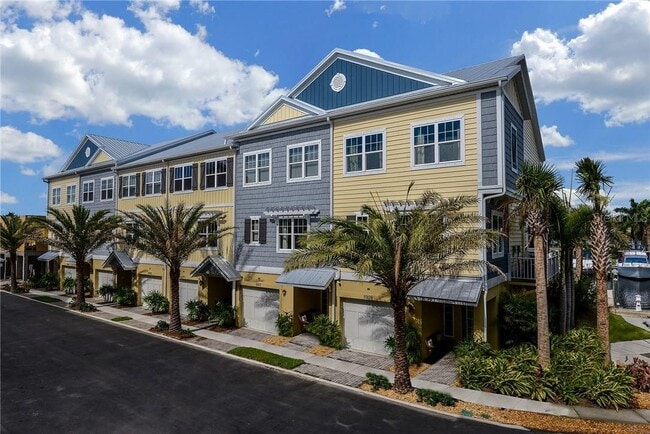 Foto del edificio - 3228 Moorings Dr S