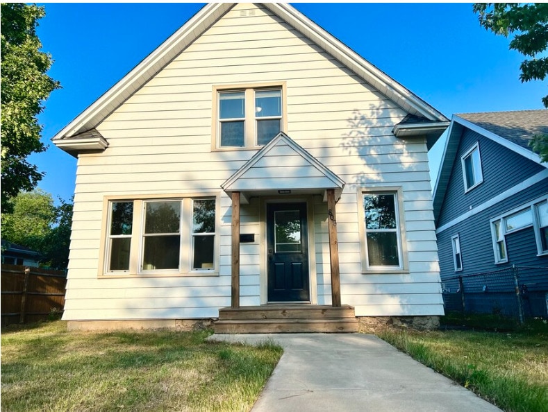 Primary Photo - 808 Washington Memorial Dr