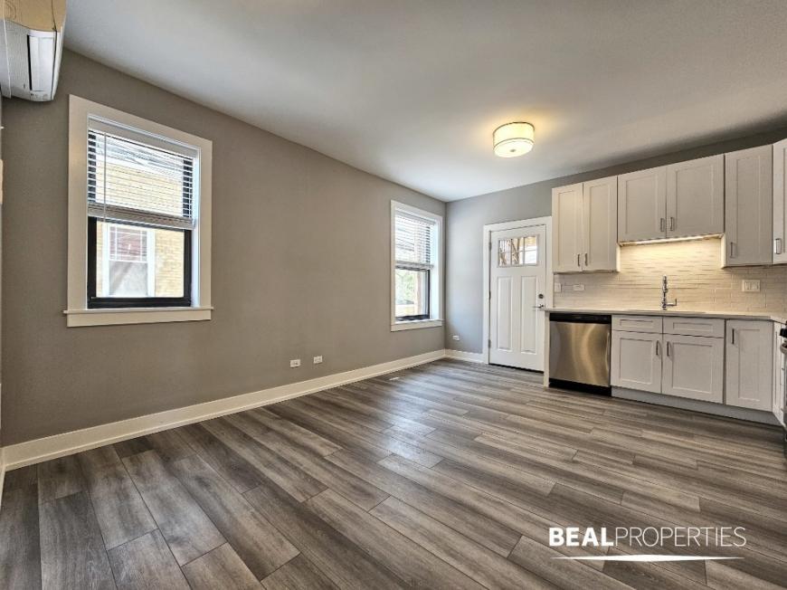Primary Photo - 1 bedroom in CHICAGO IL 60613