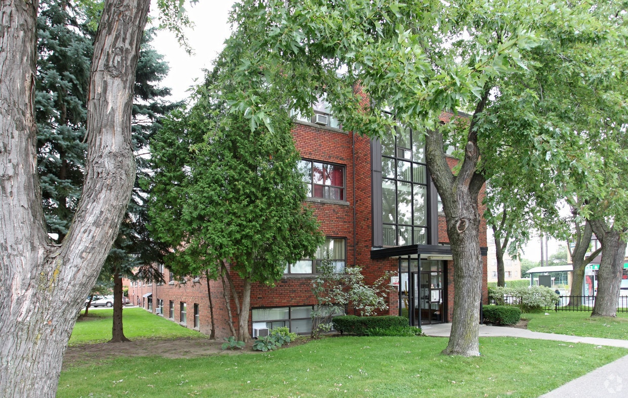 Building Photo - 46 Saranac Blvd