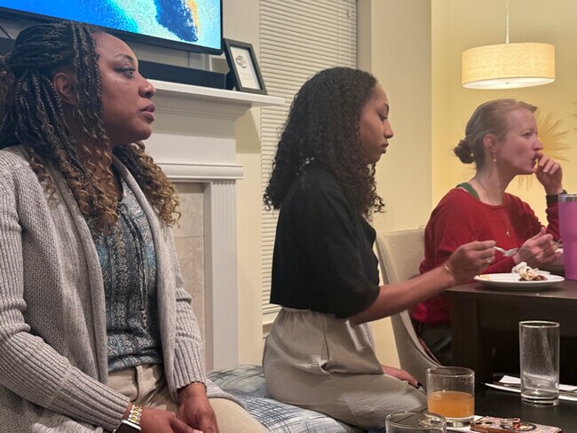 Foto del edificio - 2435 W 123rd St