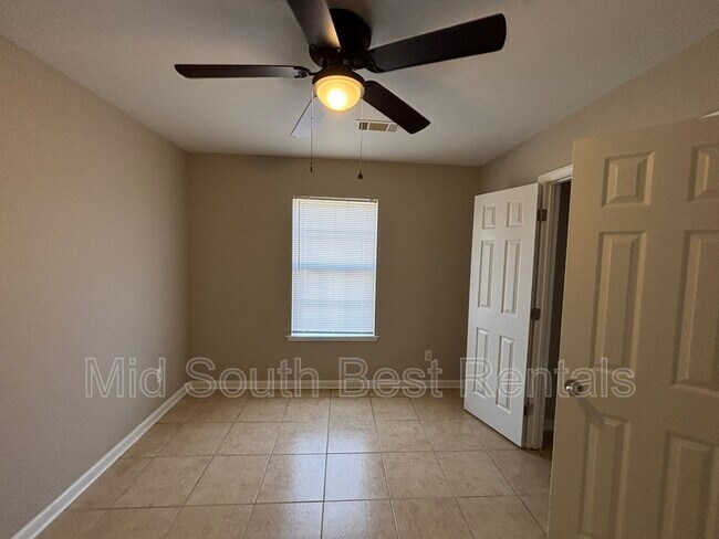 Building Photo - 308 Clint Rd