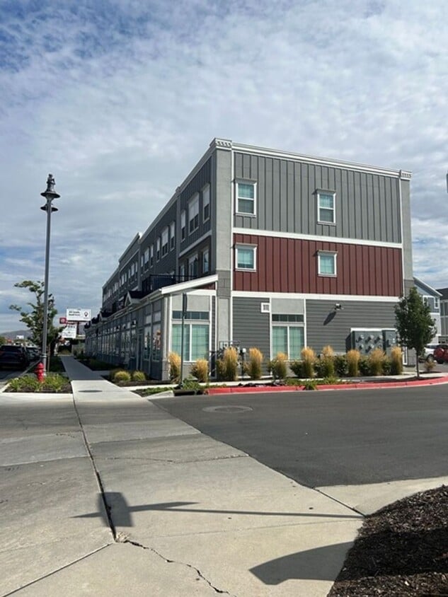 Foto principal - 3461 S State St