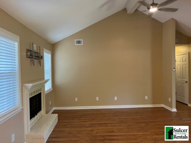 Foto del edificio - HOUSE - Over 1200 Sq Ft 3BR House in the P...
