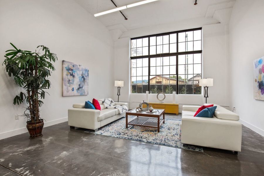 Primary Photo - Spacious loft in historic building, laundr...