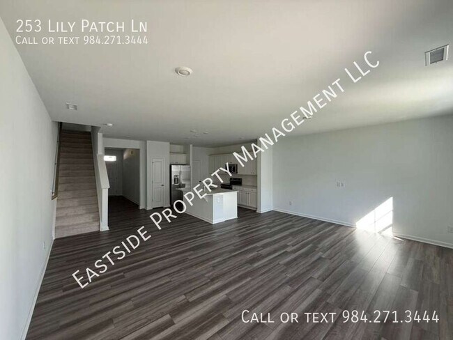 Foto del edificio - 253 Lily Patch Ln