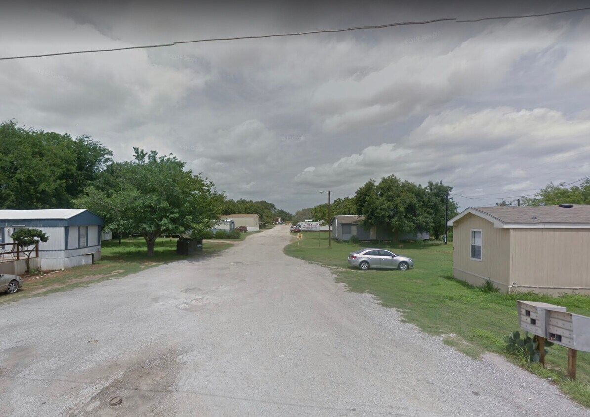 Building Photo - 1819 Co Rd 1001