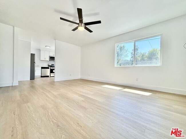 Foto del edificio - 327 S Ave 59
