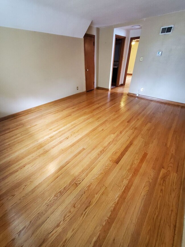 Foto del edificio - 3332/3334 S. Springfield Ave. (Duplex)
