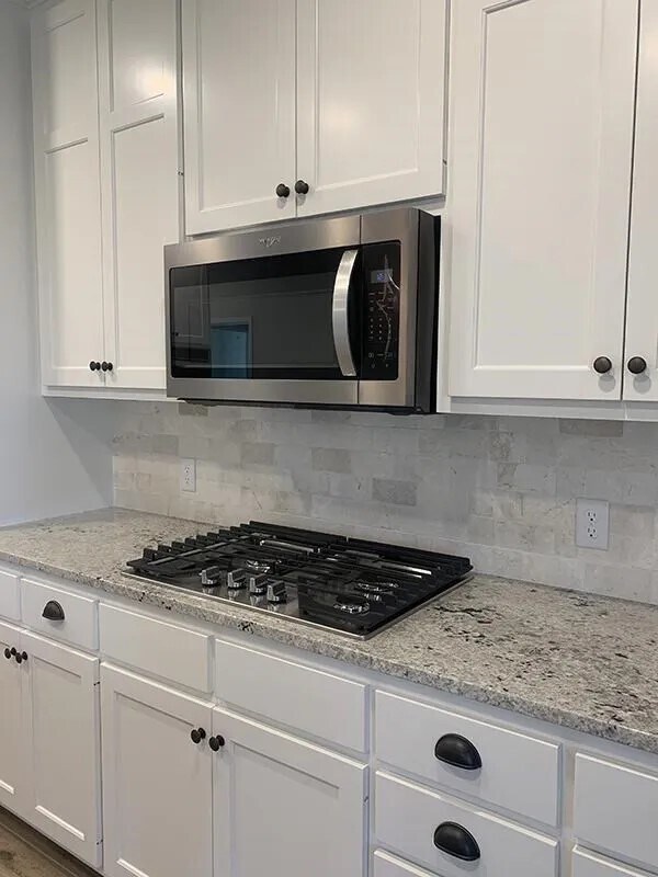 Foto del edificio - 1301 Logan Creek Rd