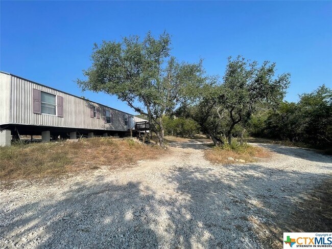 Foto del edificio - 280 Sonnyland Dr