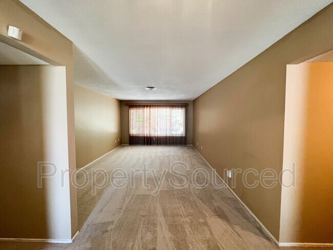 Building Photo - 320 E Granada Way