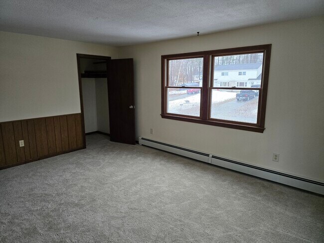 Building Photo - 1 Pinardville Heights Rd