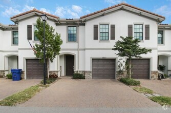Building Photo - 1010 Willow Pl