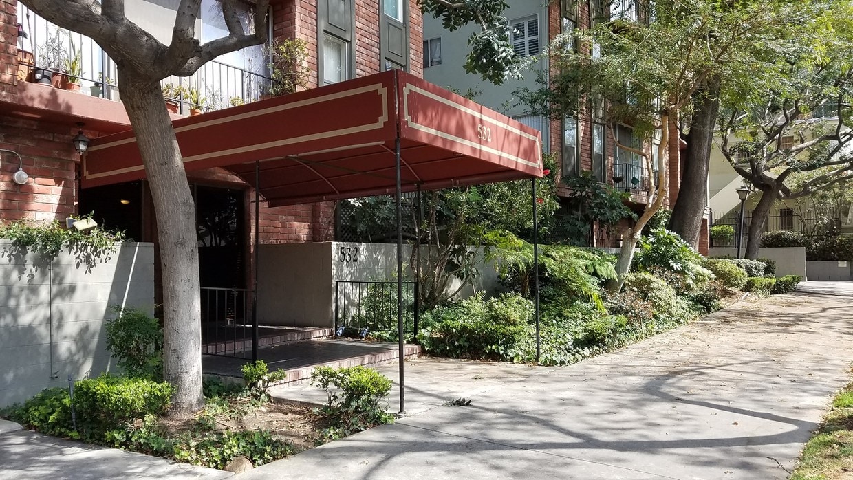 532 N Rossmore Ave, Los Angeles, CA 90004 Condo for Rent in Los