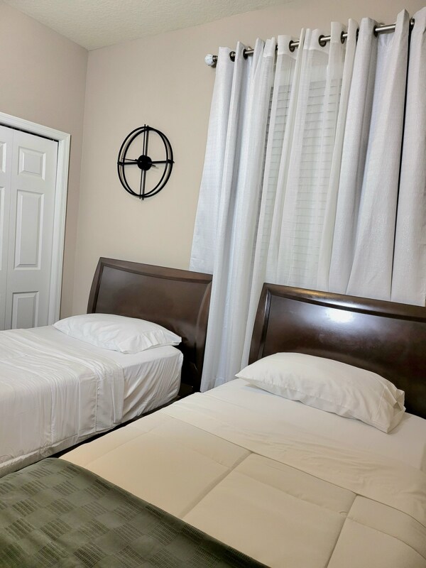 Foto del edificio - 2720 Oakwater Dr