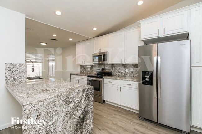 Building Photo - 9321 E Dallas St