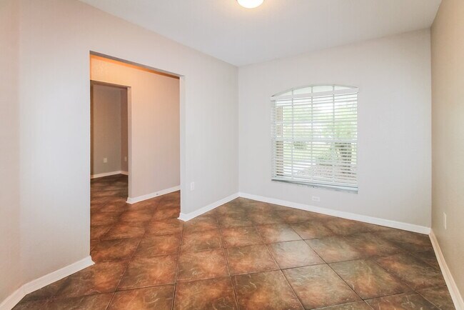 Foto del edificio - 14080 Barlington St