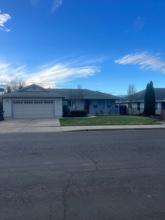 Foto principal - Nice 3 bedroom 2 bath home in North East M...