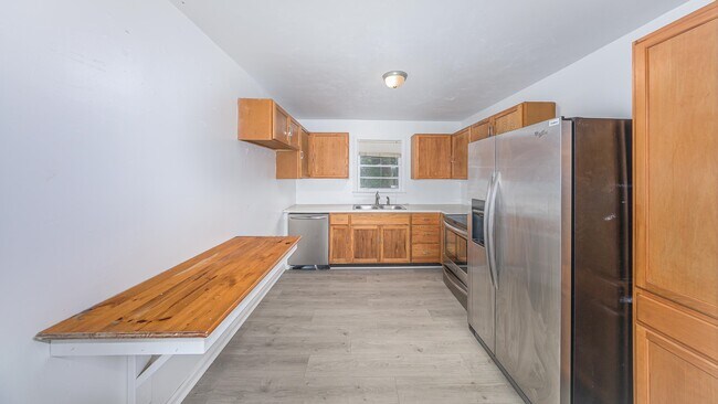 Building Photo - 1637 Atkamire Dr