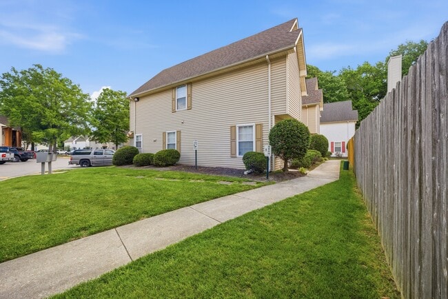 Building Photo - 944 Gas Light Ln
