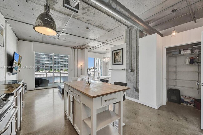 Foto del edificio - 444 NE 30th St