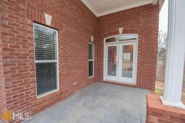 Building Photo - 7461 Capps Ferry Rd